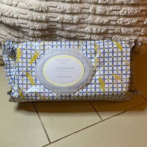 Beekman 1802 Lavender Facial Cleansing Wipes -100 Count - Cleanses Dirt & Makeup